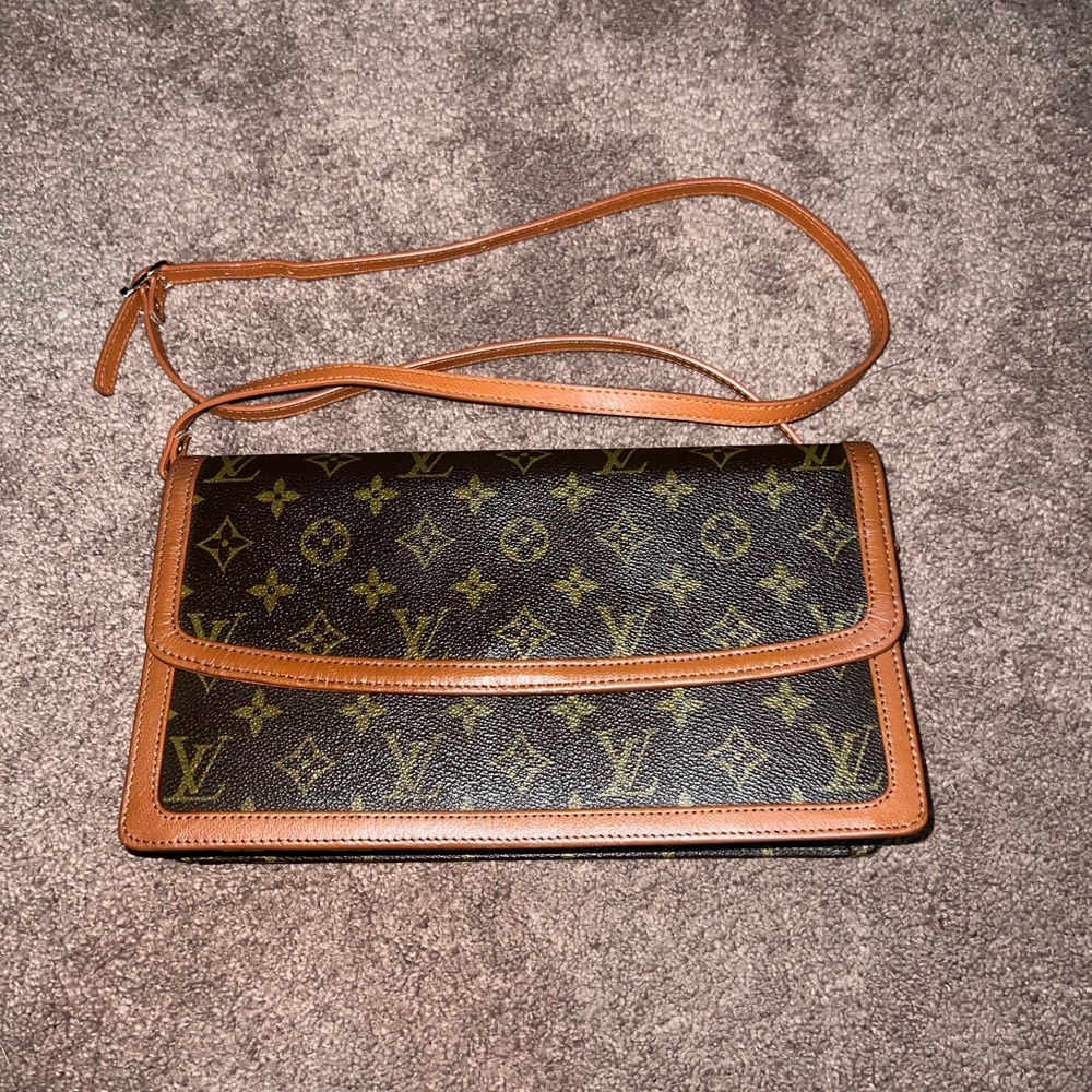 Louis Vuitton pochette dame clutch crossbody